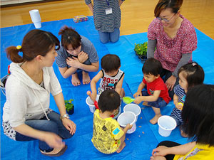 子育てサロン「きんりゅうハッピーマミー」1.jpg